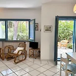 Blue Shutters By The Beach, Access To Private *