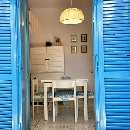 Semesterbostad Blue Shutters By The Pula