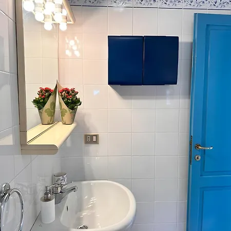 Ferienhaus Blue Shutters By The Beach, Access To Private Pula