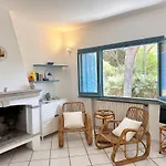 Dom wakacyjny Blue Shutters By The Beach, Access To Private *