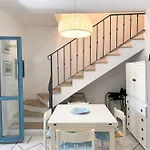 Blue Shutters By The Beach, Access To Private Dom wakacyjny