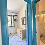 Blue Shutters By The Beach, Access To Private Dom wakacyjny