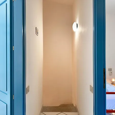 Tatil Evi Blue Shutters By The