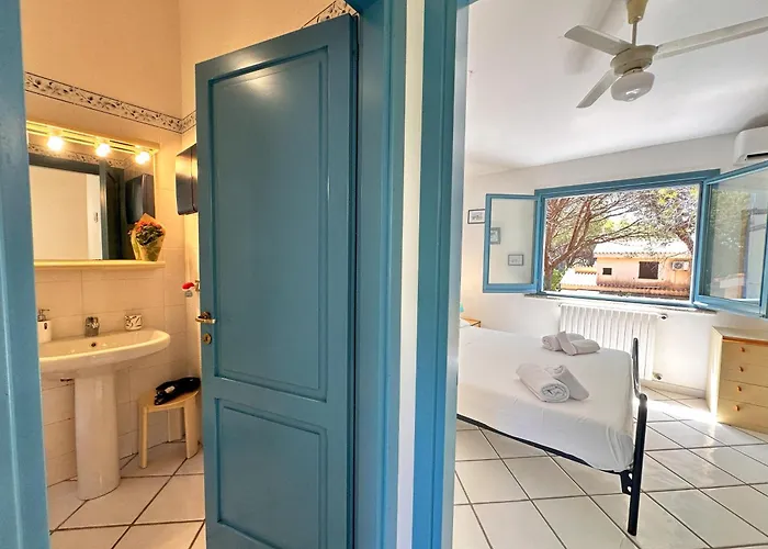 Blue Shutters By The Beach, Access To Private