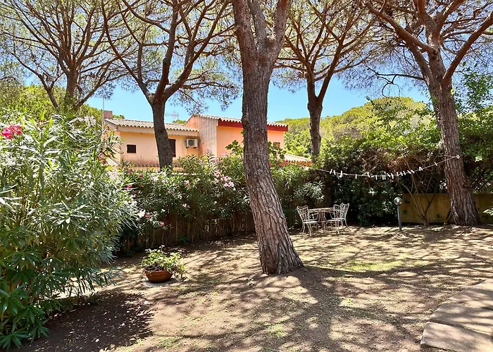 Blue Shutters By The Beach, Access To Private