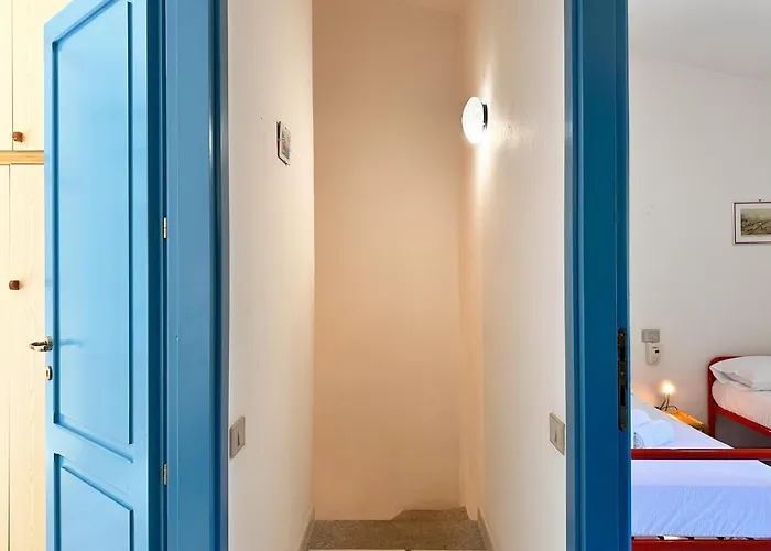 Дом отдыха Blue Shutters By The Beach, Access To Private