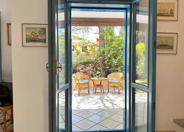 Дом отдыха Blue Shutters By The Beach, Access To Private *