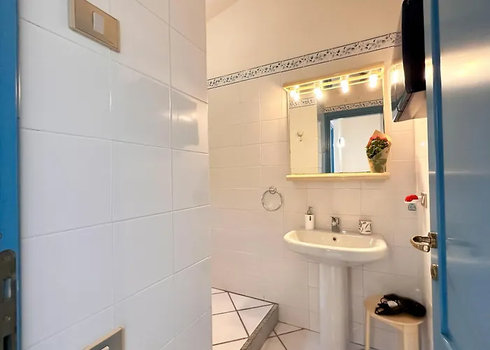 Blue Shutters By The Beach, Access To Private Пула