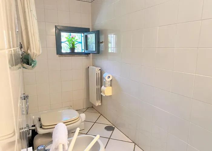 Дом отдыха Blue Shutters By The Beach, Access To Private