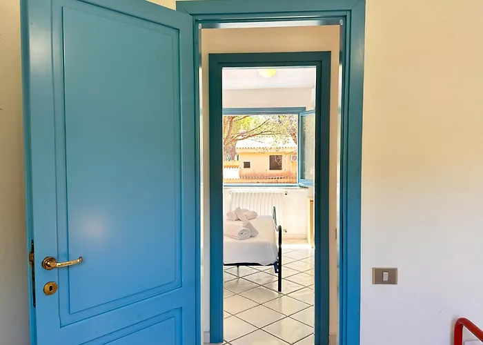 Blue Shutters By The Beach, Access To Private